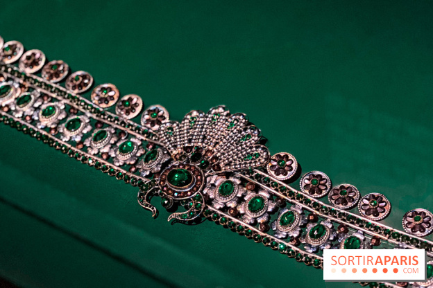 Bijoux de scène de l'Opéra de Paris : l'exposition de parures merveilleuses au Palais Garnier - IMG 2547 jpg