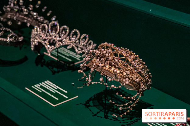 Bijoux de scène de l'Opéra de Paris : l'exposition de parures merveilleuses au Palais Garnier - IMG 2554 jpg