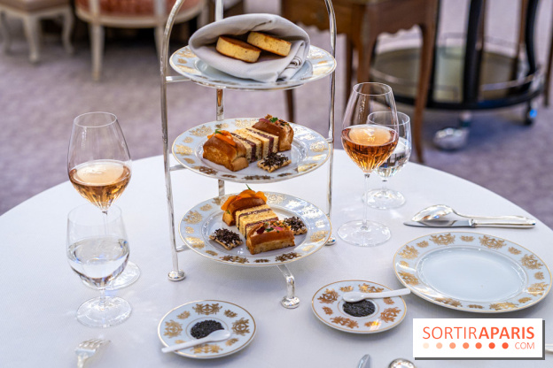 Le tea time Impérial de Noël du Ritz Paris, l'expérience exceptionnelle - les photos -  Caviar et blinis Sandwichs et bouchées salées