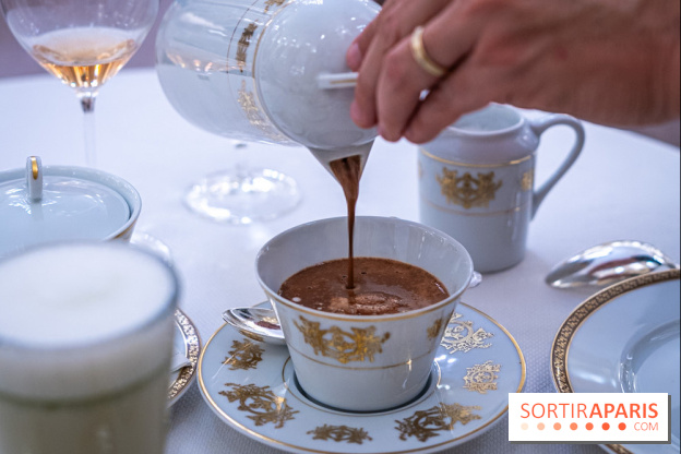 Le tea time Impérial de Noël du Ritz Paris, l'expérience exceptionnelle - les photos -  chocolat chaud