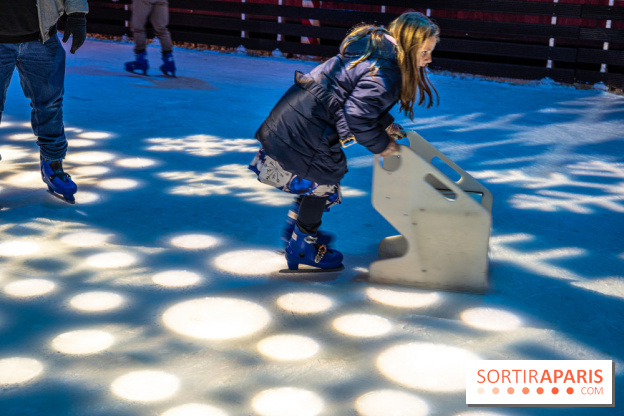 Noël au Parc Astérix 2024 - nos photos -  patinoire enfant