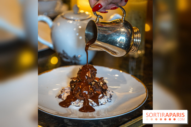 Le salon de thé de Noël du George V pour une pause gourmande - les photos  -  profiteroles chocolat