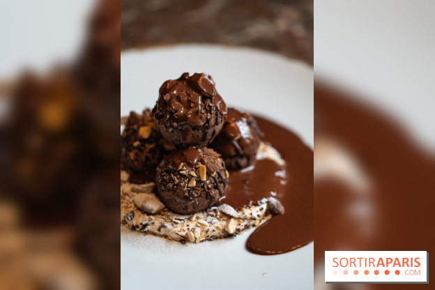 Le salon de thé de Noël du George V pour une pause gourmande - les photos  -  profiteroles chocolat
