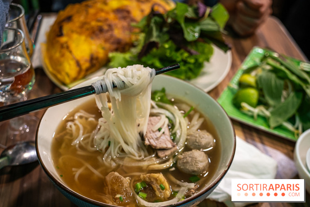 Pho Bom, le restaurant vietnamien, temple du pho et des nouilles Paris 13e -  pho bò đặc biệt