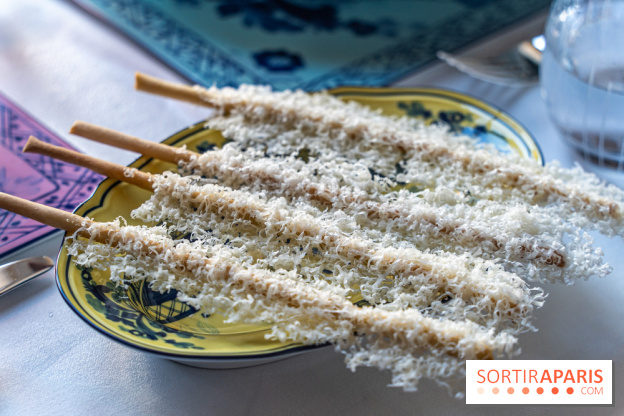 Café Ginori à Paris - tea time et apéritivo Place Vendôme - gressin parmigiano
