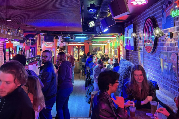 Ce lieu indédit à Paris : un pub, une discothèque et même speakeasy-bar caché dans une chapelle