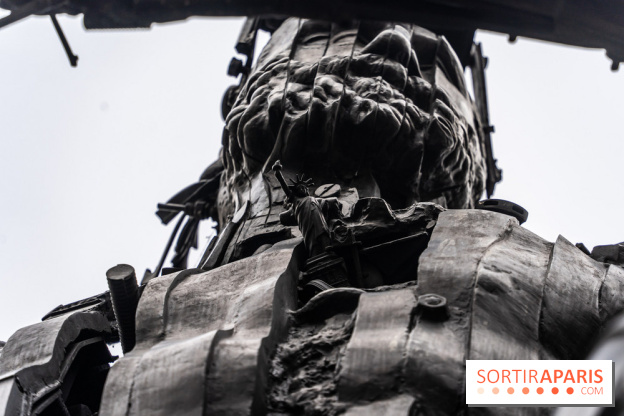 Le Centaure de César à Paris et sa statue de la Liberté miniature -  A7C0236