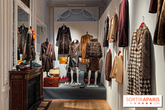 Exposition de la Collection Didier Ludot chez Bonhams Cornette de Saint Cyr - IMG 8737 jpg