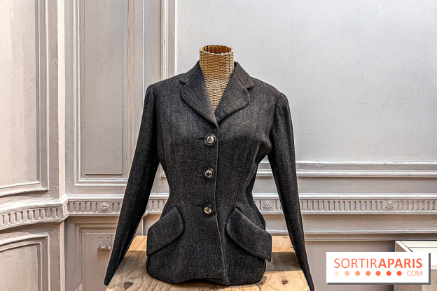 Exposition de la Collection Didier Ludot chez Bonhams Cornette de Saint Cyr - IMG 8778 jpg