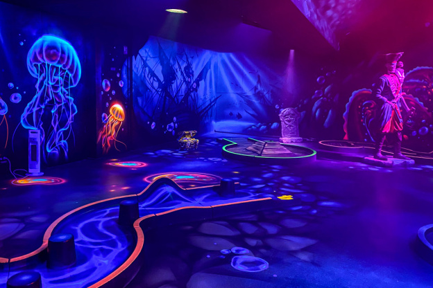 Ocean 12, le mini-golf indoor pour toute la famille à Bercy Village