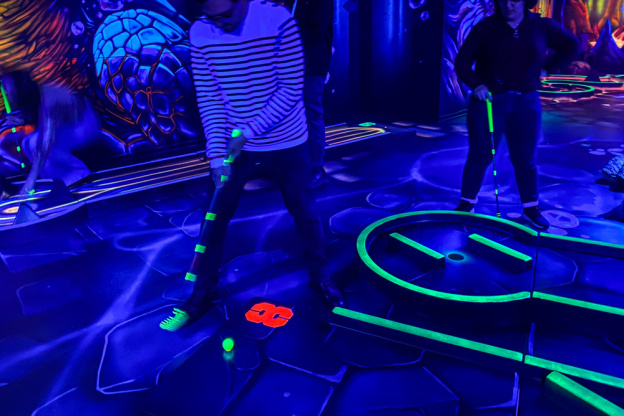 Ocean 12, le mini-golf indoor pour toute la famille à Bercy Village