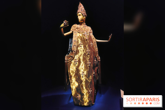 Au fil de l'or : l'expo brillante sur l'or dans l'art de la mode au musée du Quai Branly - photos