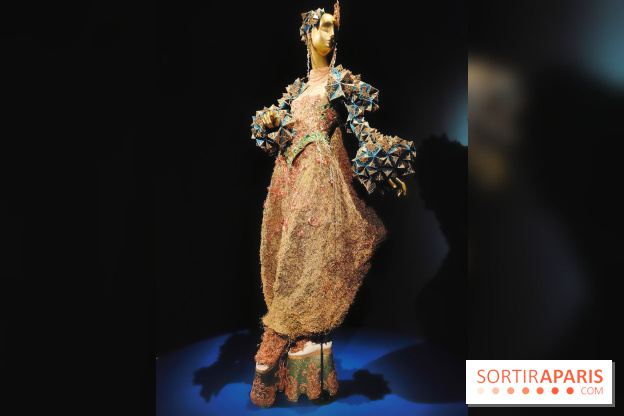 Au fil de l'or : l'expo brillante sur l'or dans l'art de la mode au musée du Quai Branly - photos