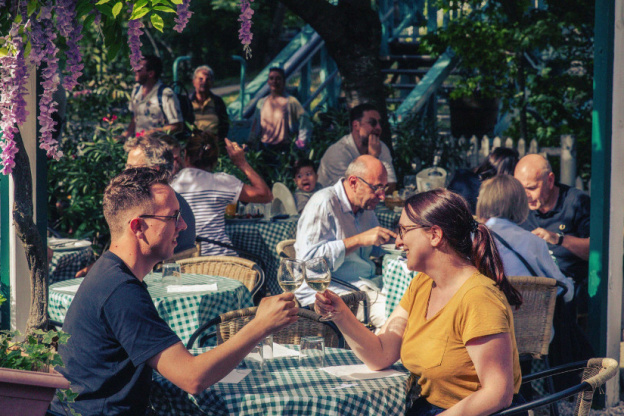 La Vie Nocturne à Paris : Un Kaléidoscope d’Expériences
