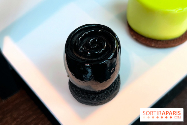 Quelque Part La Matière Brunch - Pâtisserie sésame noir