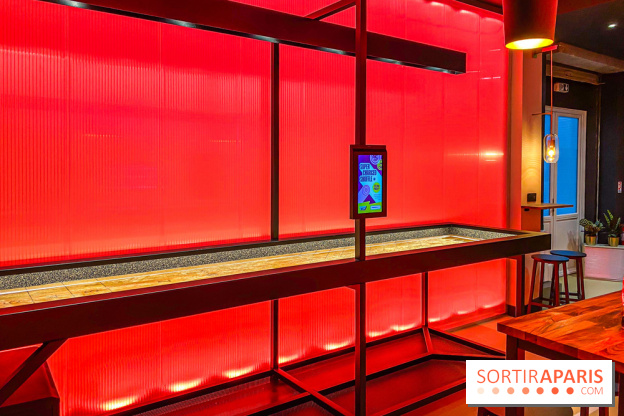 Pucks, l'enseigne de shuffleboard à Poissonnière - IMG 4436