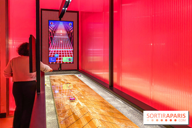 Pucks, l'enseigne de shuffleboard à Poissonnière - IMG 4437