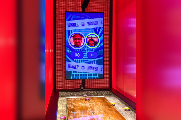 Pucks, l'enseigne de shuffleboard à Poissonnière - IMG 4447