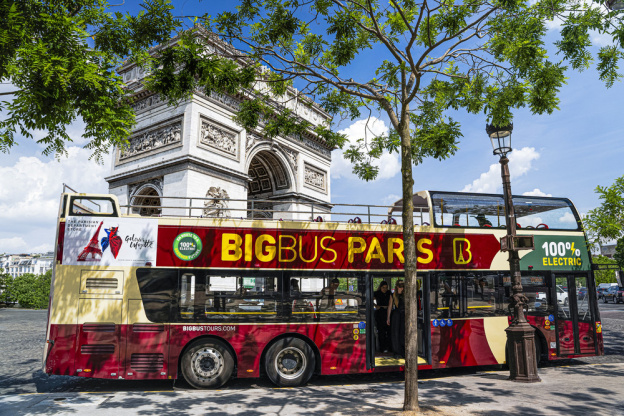 Découvrez Paris autrement avec nos bus à impériale !