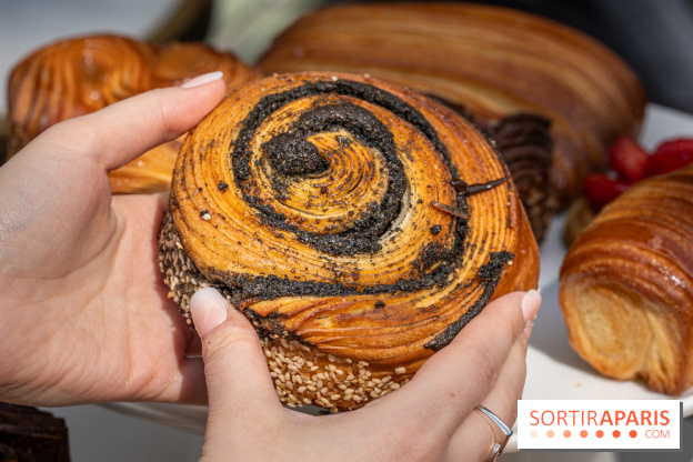 La boulangerie de Christophe Louie lance les nouvelle viennoiseries folles d'Anthony Nguyen - roulé sésame noir