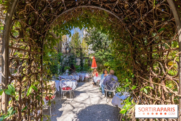 Terrasse de l'Hôtel Particulier, le jardin verdoyant au cœur de Montmartre - photo - A7C06390 HDR