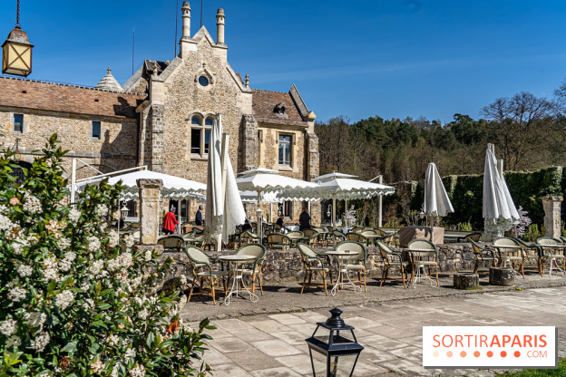 Les Chasses, le restaurant insolite avec une superbe terrasse à l'Abbaye des vaux de Cernay dans les Yvelines