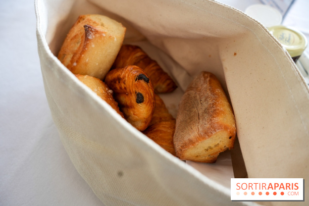 Brunch croisière à volonté sur la Seine – Le Diamant Bleu Paris