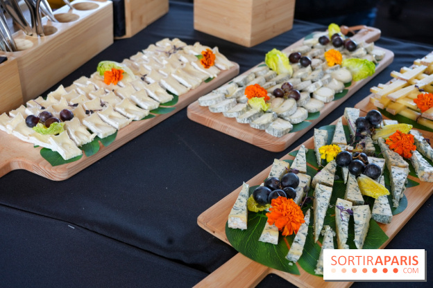Brunch croisière à volonté sur la Seine – Le Diamant Bleu Paris