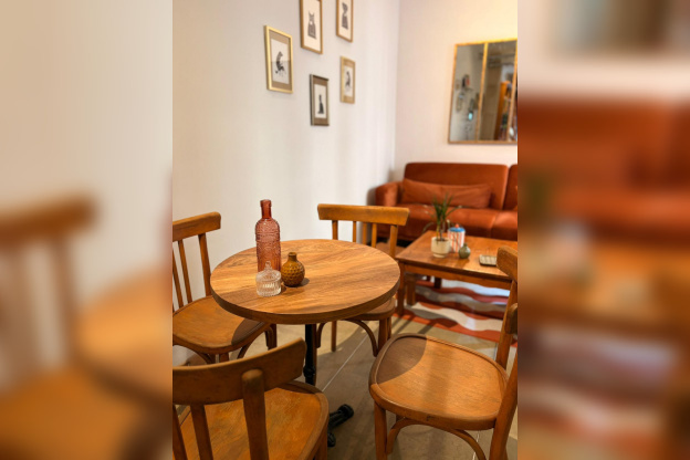 Rosa Rosam Rosae : un nouveau salon de thé cosy niché à Montmartre. 