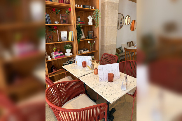 Rosa Rosam Rosae : un nouveau salon de thé cosy niché à Montmartre. 