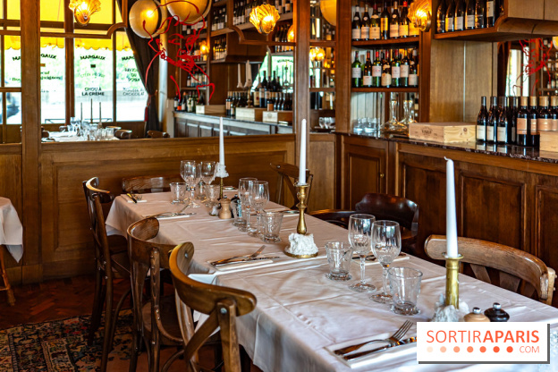 Margaux, le restaurant français typique, face à la Tour Eiffel