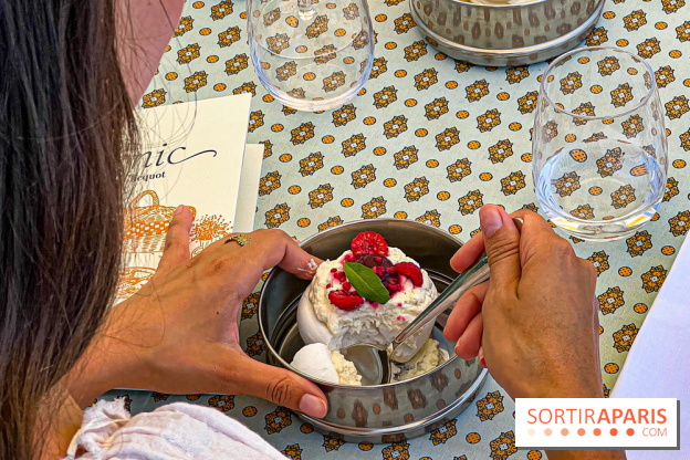 La terrasse estivale du Printemps Haussmann 2025 avec vue sur Paris et la Tour Eiffel  - image00014