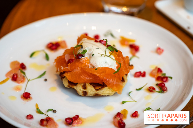 Le brunch de Pierre Hermé à Beaupassage  - Gaufre salée, saumon fumé,   crémeux acidulé, grenade 