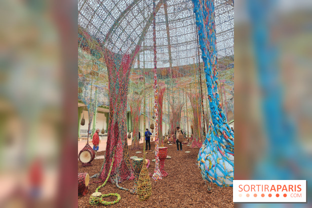 Ernesto Neto tisse une nouvelle installation monumentale gratuite au Grand Palais, nos photos