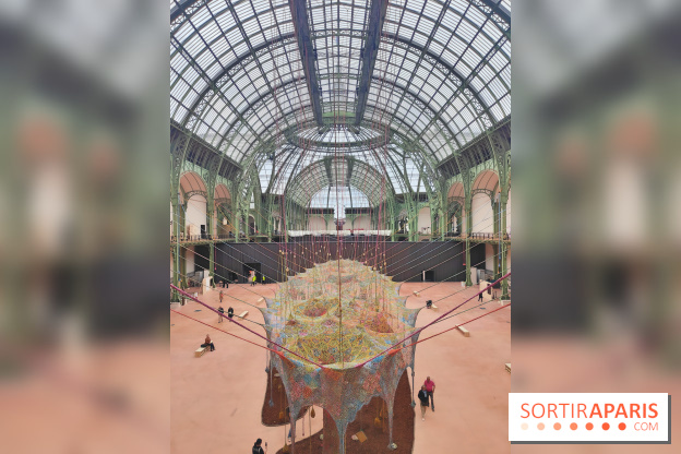 Ernesto Neto tisse une nouvelle installation monumentale gratuite au Grand Palais, nos photos