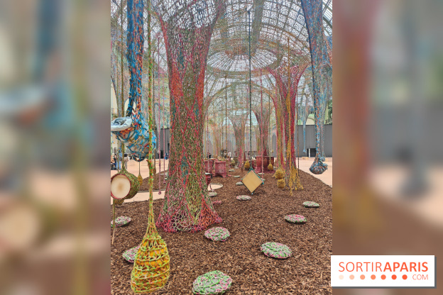 Ernesto Neto tisse une nouvelle installation monumentale gratuite au Grand Palais, nos photos