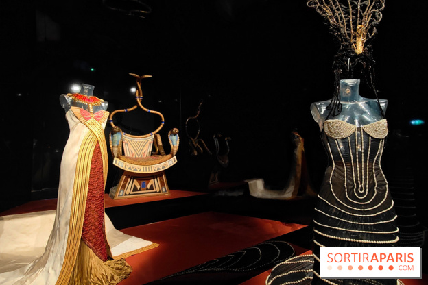 Le mystère Cléopâtre : l'exposition entre mythe et histoire sur la célèbre reine d'Egypte à l'IMA - fotor 1749554115642
