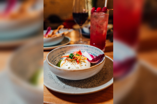 Paillettes Paris : un restaurant festif, une cuisine méditerranéenne  - 65fd53c8d20b6