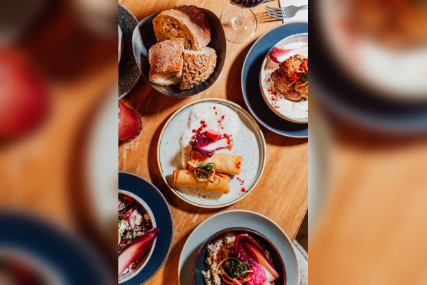 Paillettes Paris : un restaurant festif, une cuisine méditerranéenne  - 65fd54307ef69