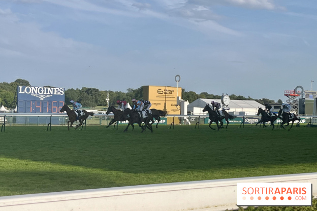 Jeuxdi by Longchamp - course hippique