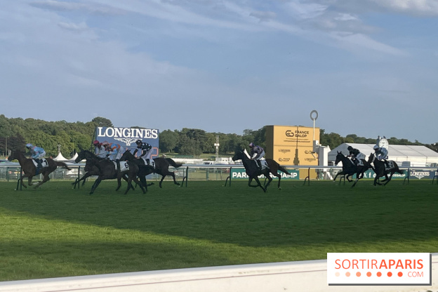 Jeuxdi by Longchamp - course hippique