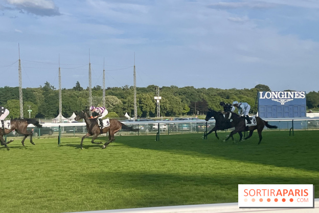 Jeuxdi by Longchamp - course hippique