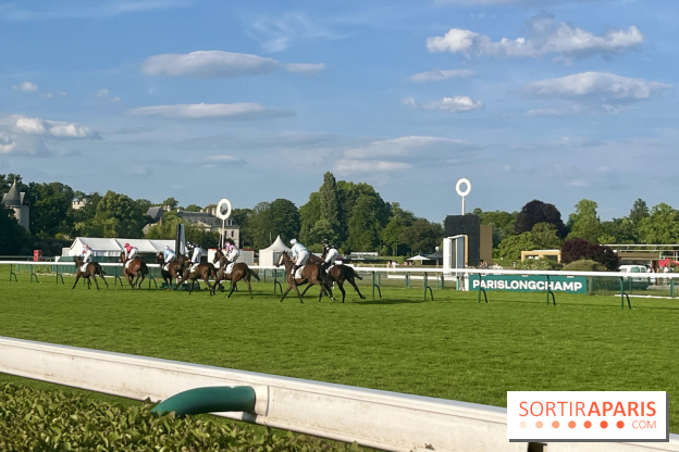 Jeuxdi by Longchamp - course hippique