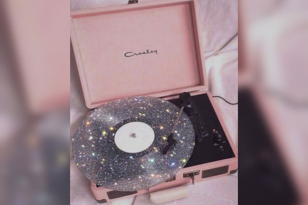 Le Xmas Market Disco de Mercato : un marché de Noël seconde main & festif dans le 19e (5–7 décembre)