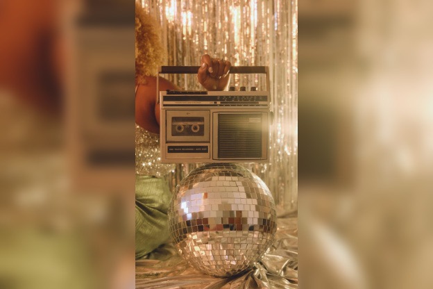 Le Xmas Market Disco de Mercato : un marché de Noël seconde main & festif dans le 19e (5–7 décembre)