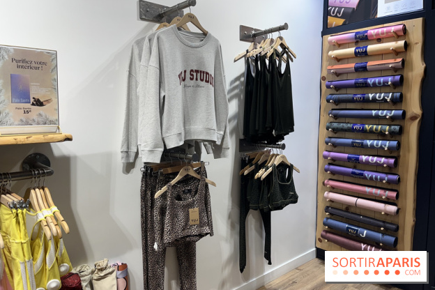 YUJ, les cours de yoga sous lumière infrarouge - nos photos - 02602DF0 98B7 405D B69E 1A46D2BD6EE3