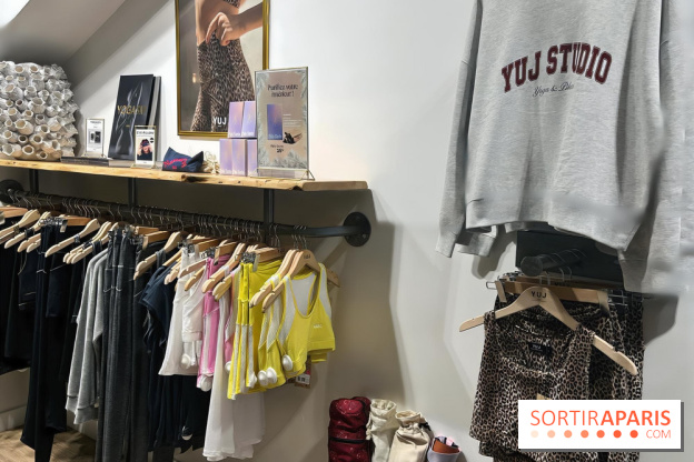 YUJ, les cours de yoga sous lumière infrarouge - nos photos - 895A009B 332A 4156 8395 18A0204D30F6