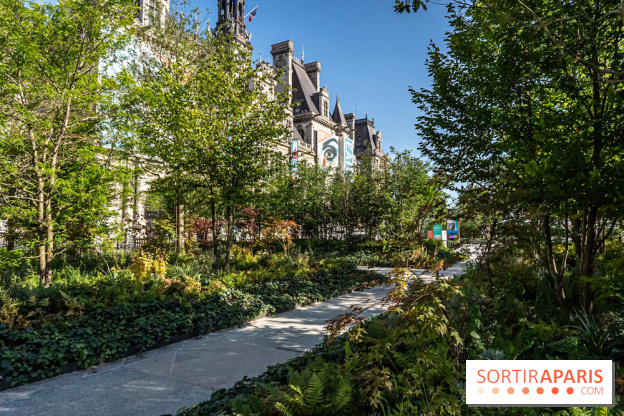 Hôtel de Ville - De Paris à Belem - Forêt Urbaine - Obey  - A7C03311