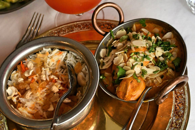 Nirvana Inde : un restaurant indien à la sortie de la station de métro liège - Fotor