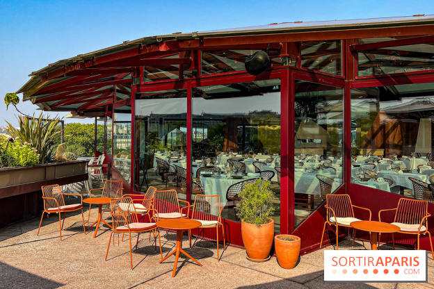 Bar Les Ombres : cocktails & tapas sur le rooftop du Musée du Quai Branly avec vue sur la tour Eiffel